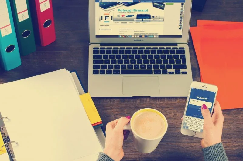 social media to market yourself as a therapist